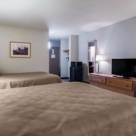 Rodeway Inn Hesston Extérieur photo