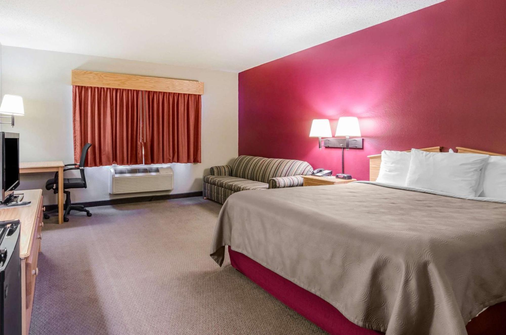 Rodeway Inn Hesston Extérieur photo