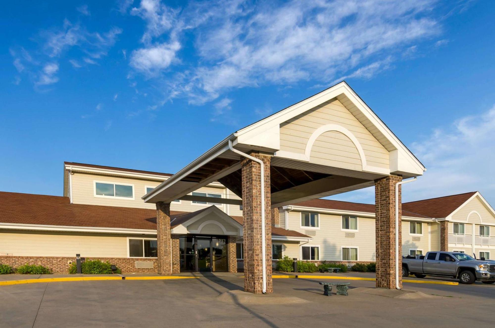 Rodeway Inn Hesston Extérieur photo