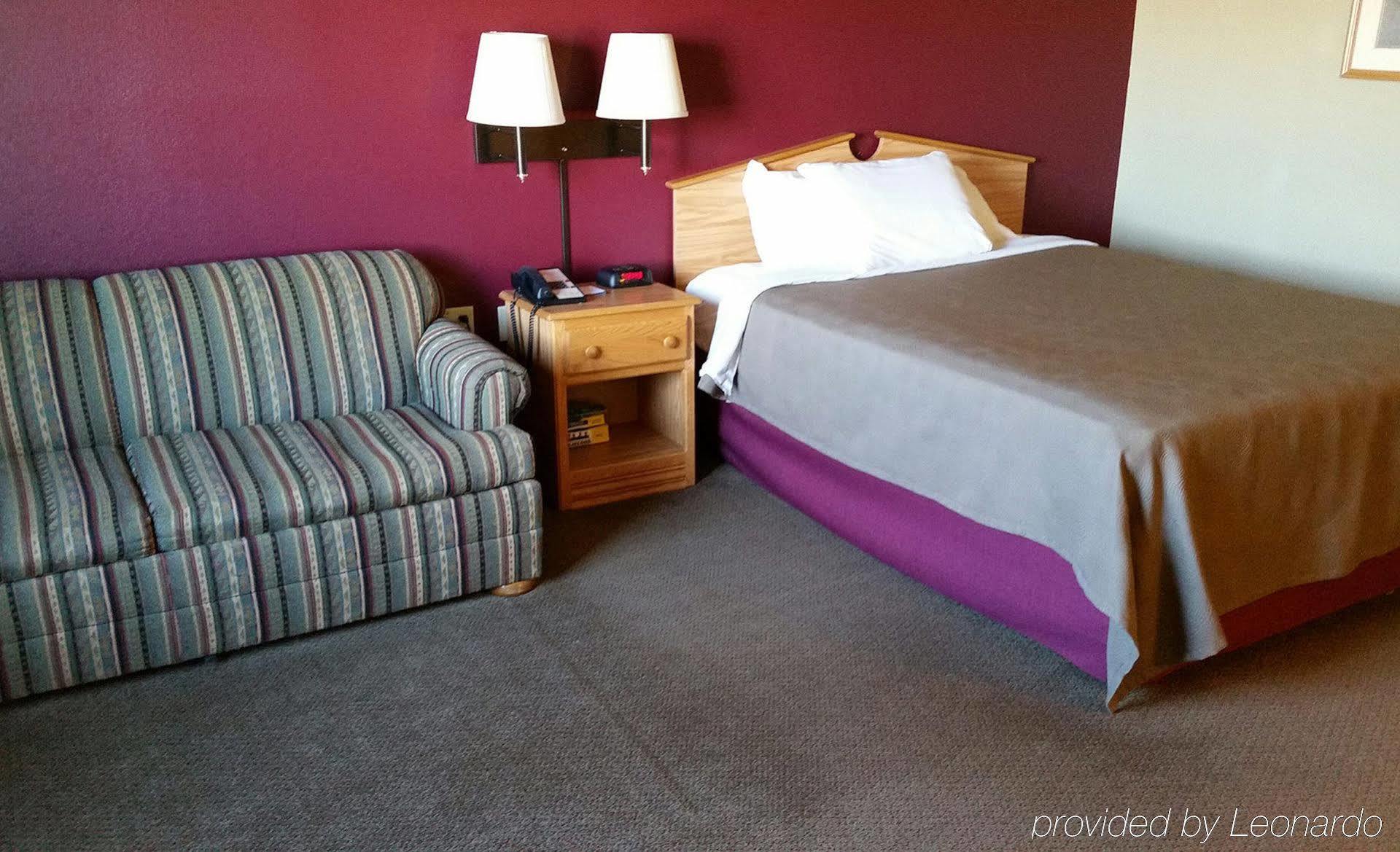 Rodeway Inn Hesston Extérieur photo
