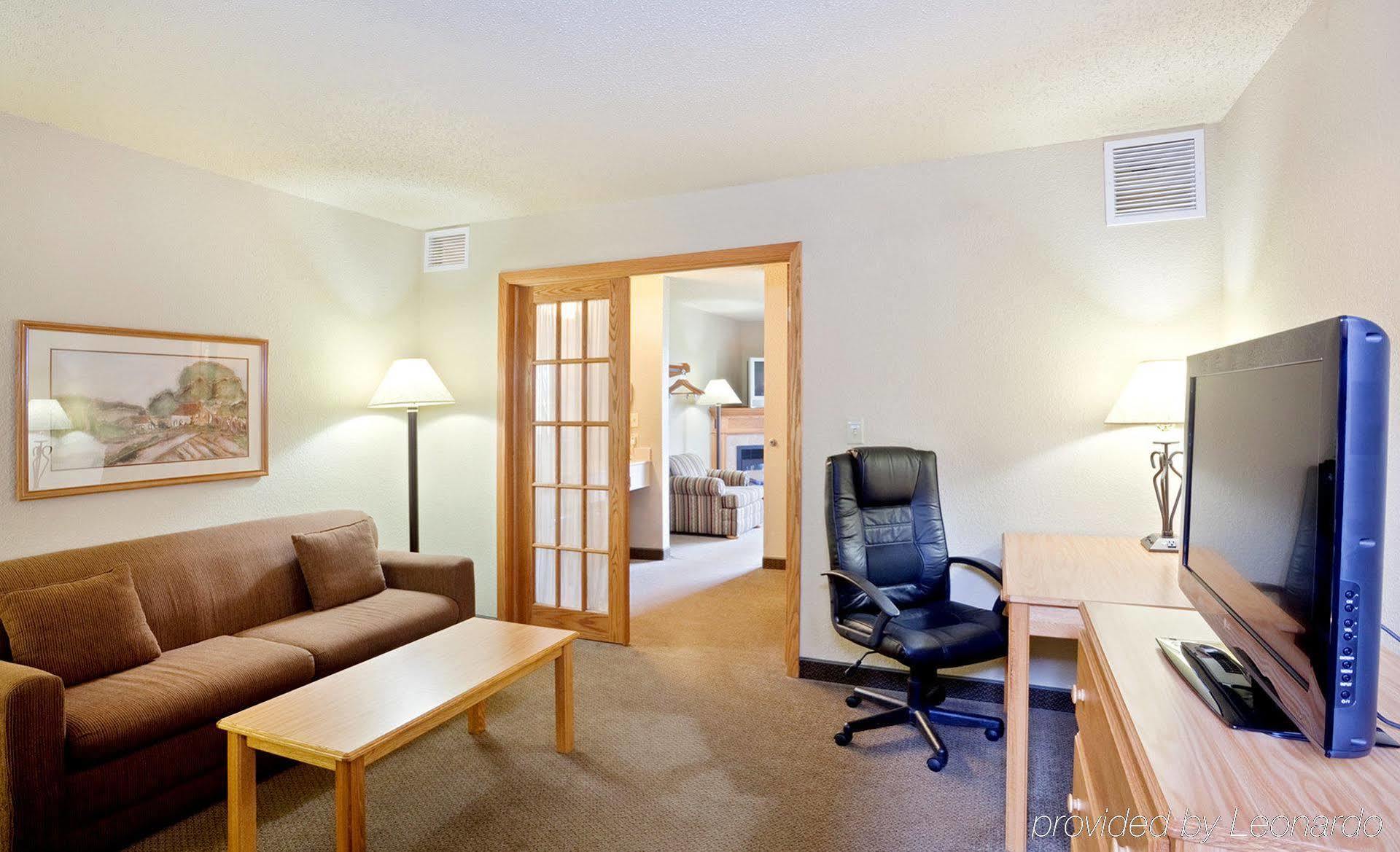 Rodeway Inn Hesston Extérieur photo