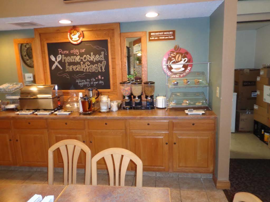Rodeway Inn Hesston Extérieur photo